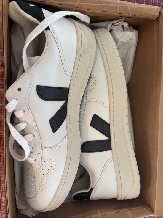 Veja Shoes - VEJA V-10 Sneakers Size 39 – New In Box